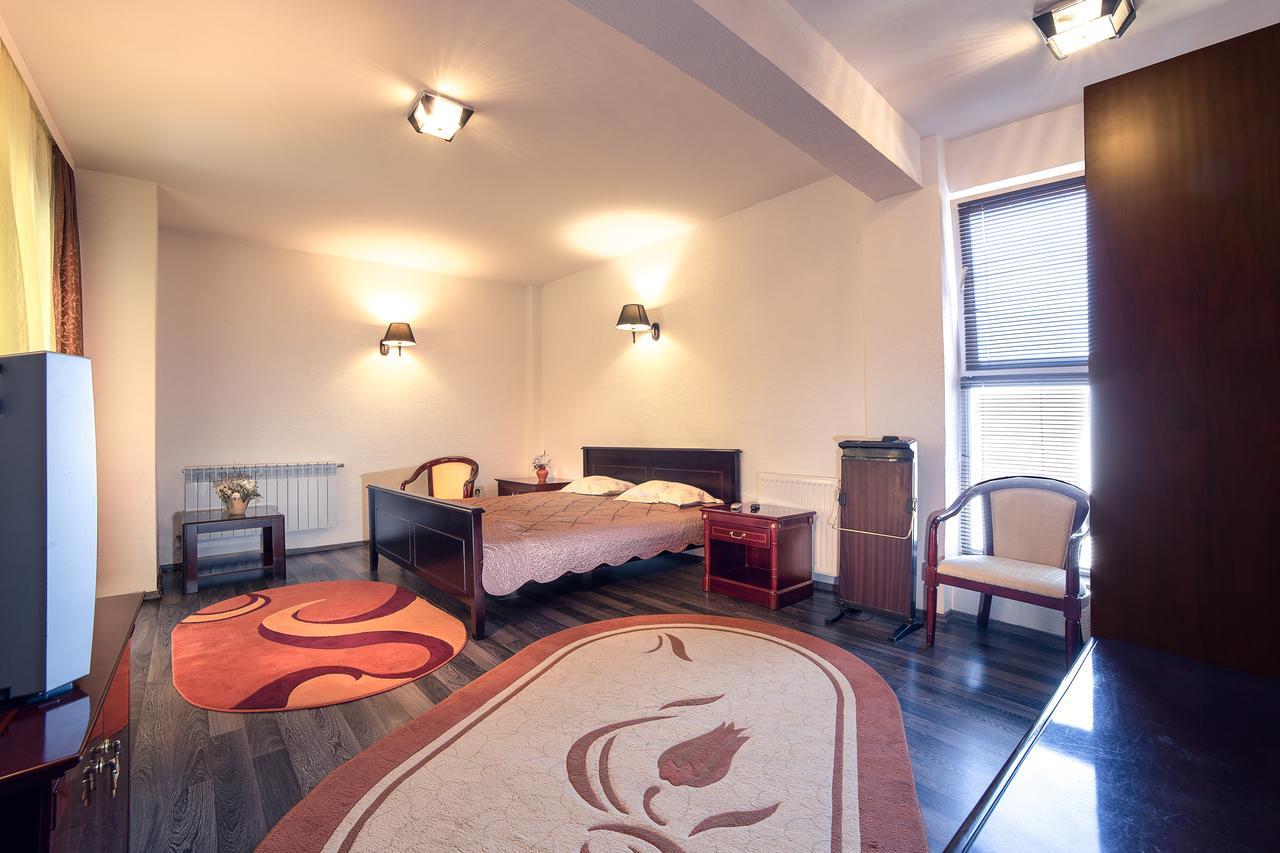 Casa Octavian Otel Sucevita Dış mekan fotoğraf